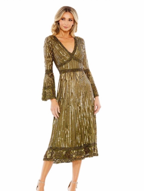 Mac Duggal Dresses & Skirts - Mac Duggal Embellished Bell Sleeve V-Neck Tea Length Dress Size 14